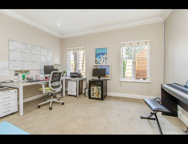 3 BEDROOM HOUSE FOR SALE IN BRYANSTON